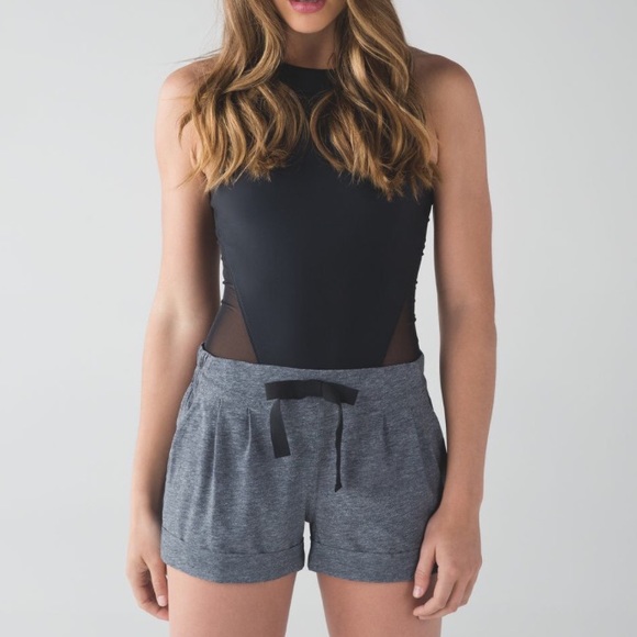 lululemon athletica Pants - NEW Lululemon spring break shorts, size 10=8